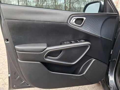 Used 2022 Kia Soul S image 12