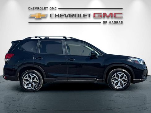 Used 2019 Subaru Forester Premium w/ Popular Package #1 AWD/4WD image 2