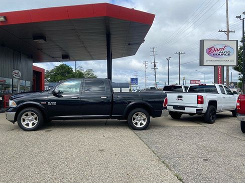 Used 2017 RAM 1500 Laramie AWD/4WD image 1