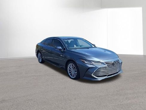 Used 2022 Toyota Avalon Limited w/ Advanced Safety Package image 2