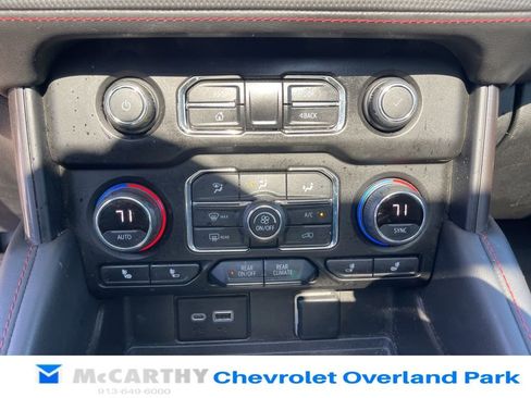 Used 2022 Chevrolet Suburban RST AWD/4WD image 31