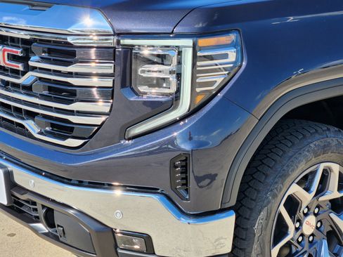 New 2026 GMC Sierra 1500 SLT AWD/4WD image 6