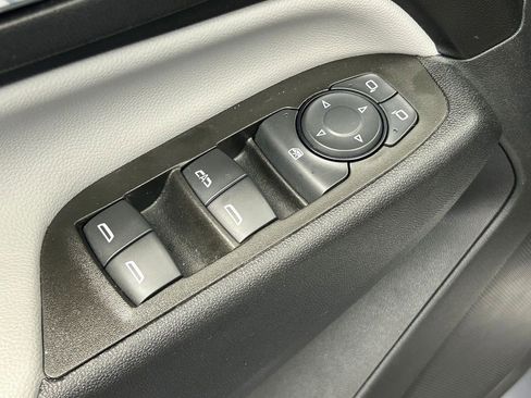 Used 2023 Chevrolet Equinox LS w/ Sport Edition FWD image 11