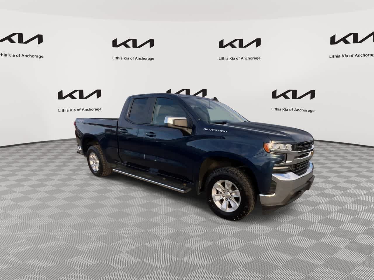 Used 2020 Chevrolet Silverado 1500 LT w/ All-Star Edition AWD/4WD image 2