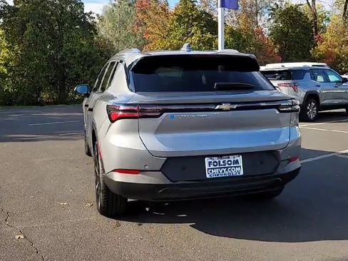 New 2026 Chevrolet Equinox EV LT image 7