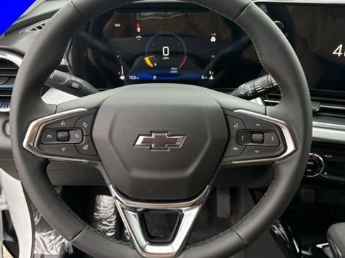 New 2026 Chevrolet Trax LT w/ Driver Confidence Package FWD image 16