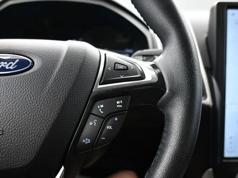 Used 2024 Ford Edge SEL image 16