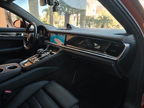 Used 2021 Porsche Panamera 4 image 98