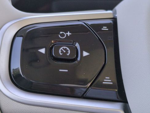 New 2026 Volvo XC90 B6 Ultra image 24