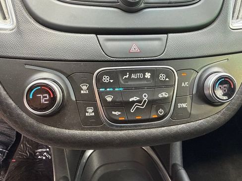 Used 2017 Chevrolet Malibu Hybrid FWD image 9