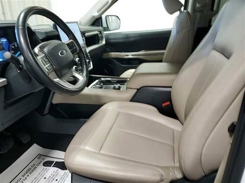 Used 2024 Ford Expedition Max XLT AWD/4WD image 3