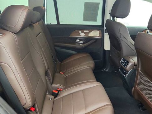 Used 2023 Mercedes-Benz GLS 450 4MATIC image 24