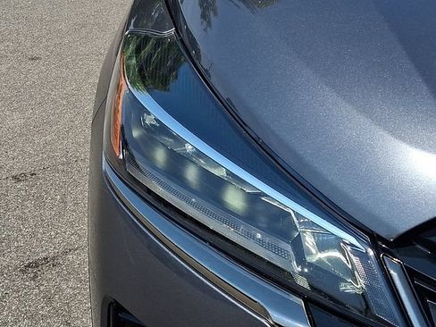 Used 2023 Nissan Kicks SR w/ SR Premium Package FWD image 10