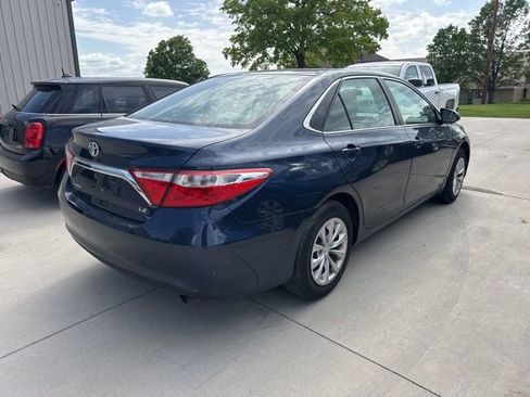 Used 2015 Toyota Camry LE FWD image 3