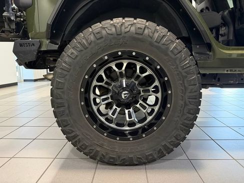 Used 2021 Jeep Wrangler Unlimited Rubicon w/ Cold Weather Group AWD/4WD image 9