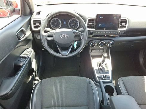 Used 2022 Hyundai Venue Limited w/ Cargo Package FWD image 11
