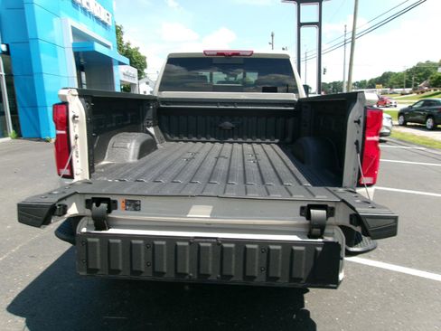 New 2026 Chevrolet Silverado 2500 ZR2 AWD/4WD image 6