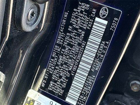 Used 2017 Toyota Camry LE image 18