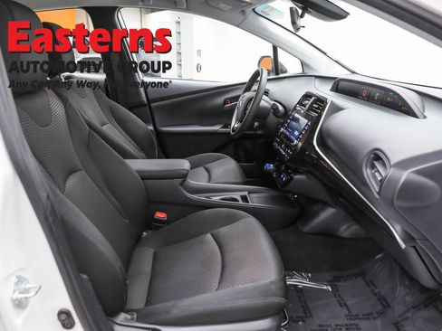 Used 2022 Toyota Prius LE image 22