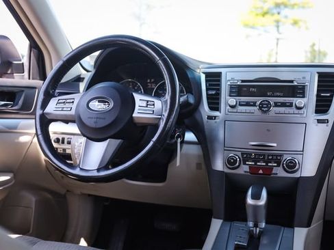 Used 2011 Subaru Outback 2.5i Premium w/ All-Weather Pkg AWD/4WD image 22