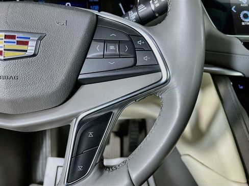 Used 2018 Cadillac XT5 Luxury w/ Driver Awareness Package FWD image 14