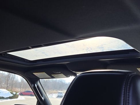 Used 2017 Lincoln Navigator L Select image 12