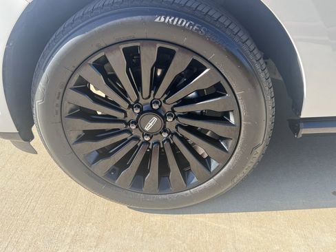 Used 2020 Lincoln Navigator Reserve w/ Luxury Package image 9