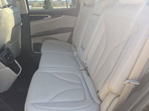 Used 2019 Lincoln Nautilus Reserve image 10