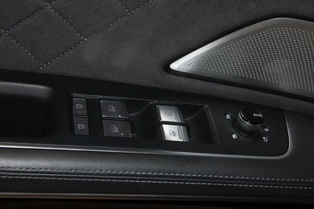 Used 2023 Audi S8 AWD/4WD image 6