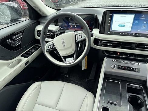 New 2026 Lincoln Aviator AWD w/ Jet Appearance Package image 14