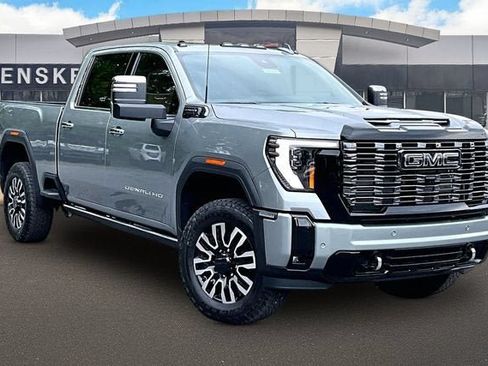 New 2026 GMC Sierra 2500 Denali Ultimate w/ Max Trailering Package AWD/4WD image 2