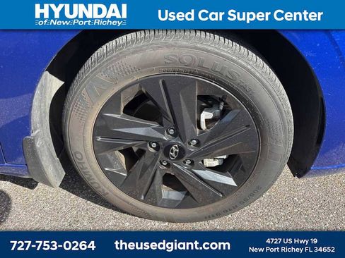 Used 2023 Hyundai Elantra SEL image 5