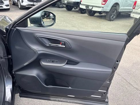 Used 2023 Toyota Crown w/ Carpet Mat Package (TMS) AWD/4WD image 35
