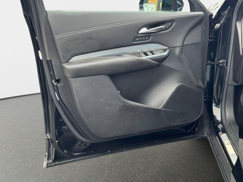 Used 2022 Cadillac XT4 Premium Luxury w/ Safety Alert Package image 17