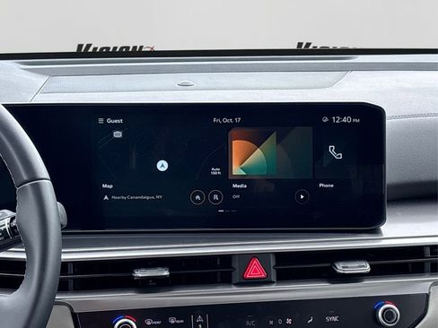 Certified 2025 Kia Sorento S w/ Panoramic Sunroof Package image 11