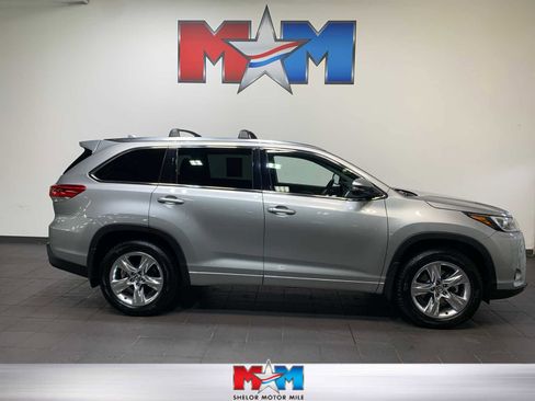 Used 2018 Toyota Highlander Limited image 1