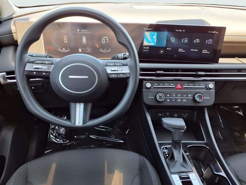 Certified 2025 Hyundai Tucson SE image 11