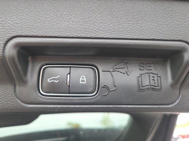 Used 2024 Ford Explorer XLT w/ Equipment Group 202A AWD/4WD image 13