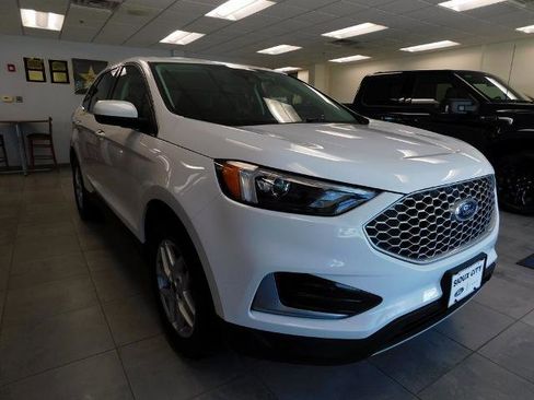 Certified 2024 Ford Edge SEL image 4