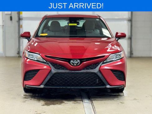 Used 2020 Toyota Camry SE w/ Convenience Package image 2