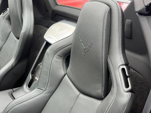 Used 2023 Chevrolet Corvette Stingray Preferred Conv w/ Z51 Performance Package RWD image 16