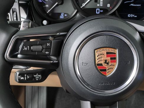 Certified 2026 Porsche Macan Turbo AWD/4WD image 10