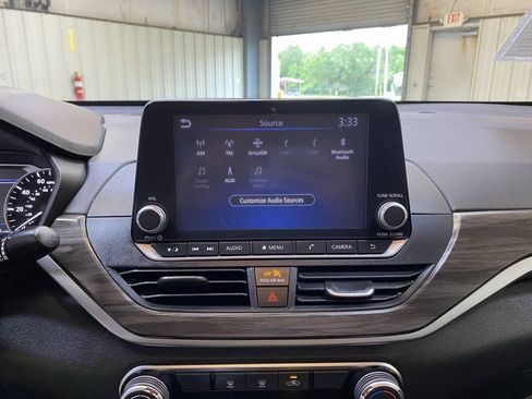 Used 2025 Nissan Altima 2.5 SV FWD image 36