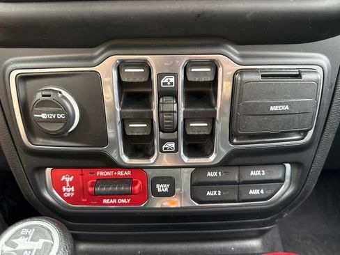 Used 2020 Jeep Wrangler Unlimited Rubicon AWD/4WD image 34