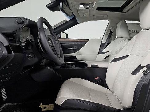 New 2025 Lexus ES 350 w/ Premium Package image 13