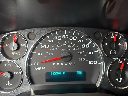 Used 2025 Chevrolet Express 3500 LT w/ LT Preferred Equipment Group RWD image 20