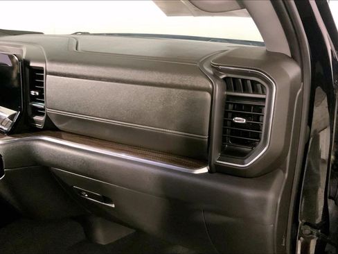 Used 2023 Chevrolet Silverado 1500 LT AWD/4WD image 16