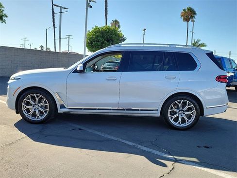 Used 2024 BMW X7 xDrive40i image 32