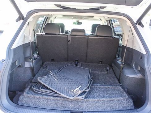 Used 2021 Volkswagen Tiguan SEL image 37