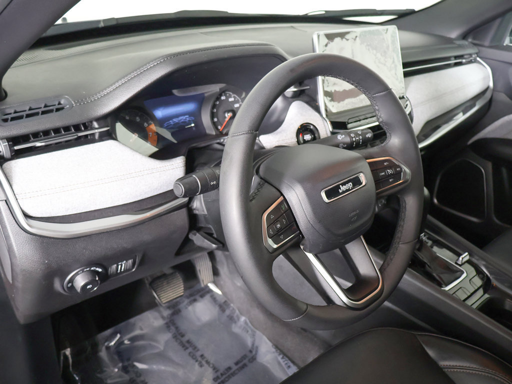 Used 2023 Jeep Compass Latitude AWD/4WD image 23